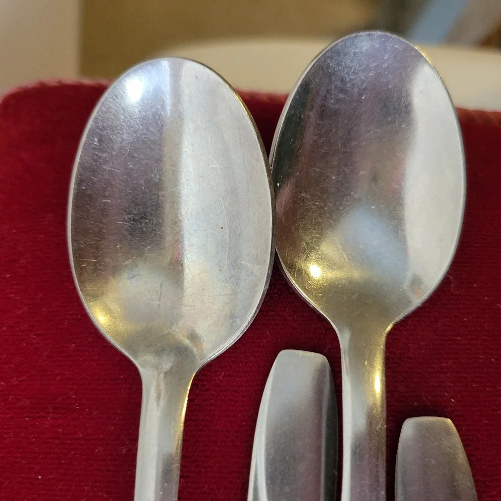 Atomic Northern Star Spoons (4)~ Stainless by Wallace ~ Vintage ~ Retro ~ 1960s?